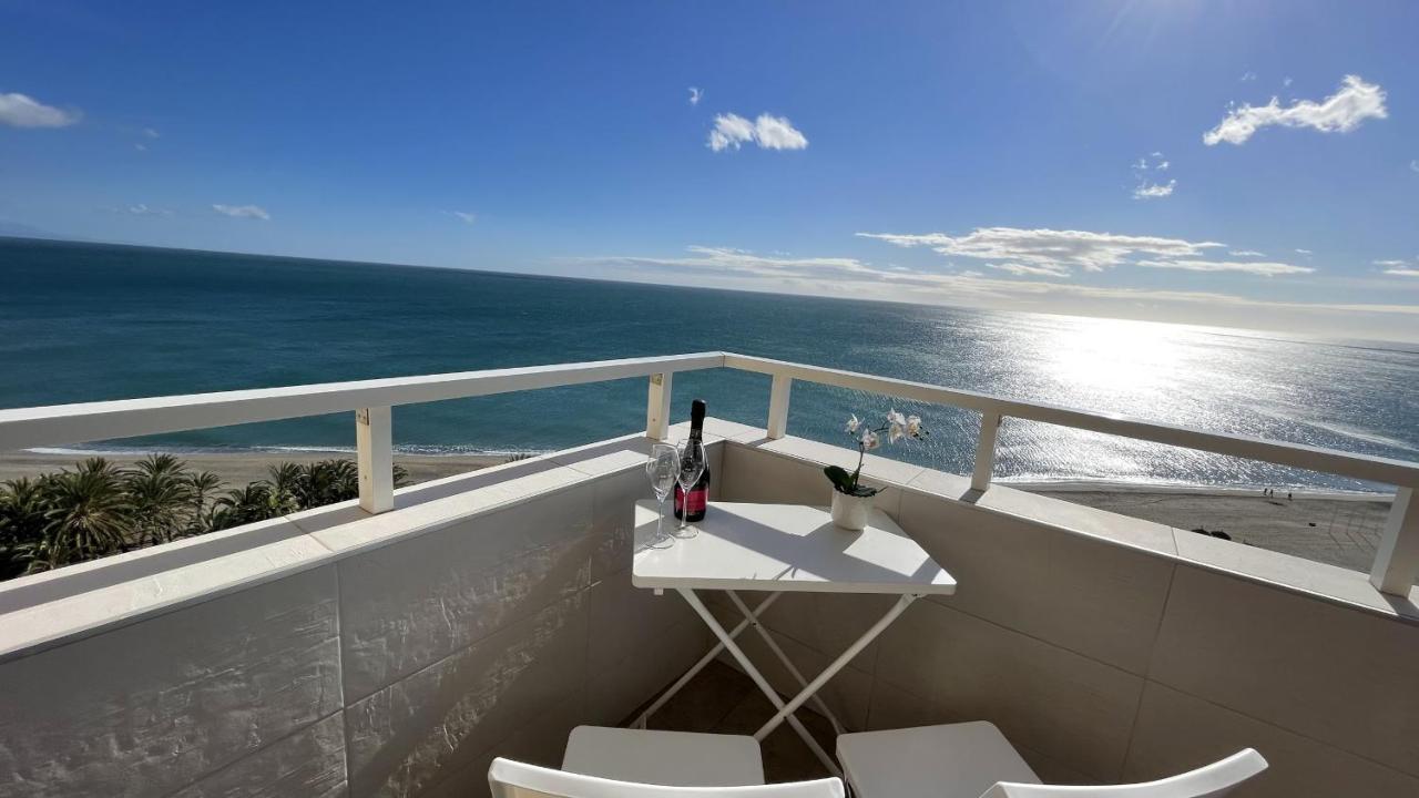 Exclusive Beachfront Apartment Torremolinos - Pool - Paddle - Tenis - Wifi - Central Aircon Luaran gambar